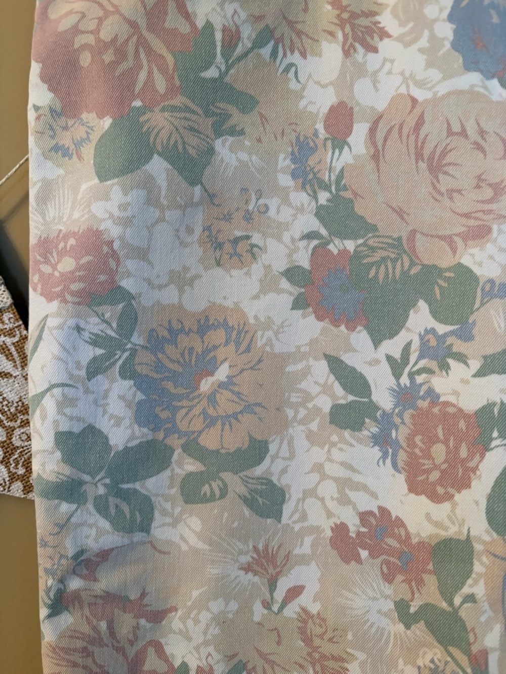 FDJ French Dressing Jeans: Pastel Floral Capri - Picture 5 of 7